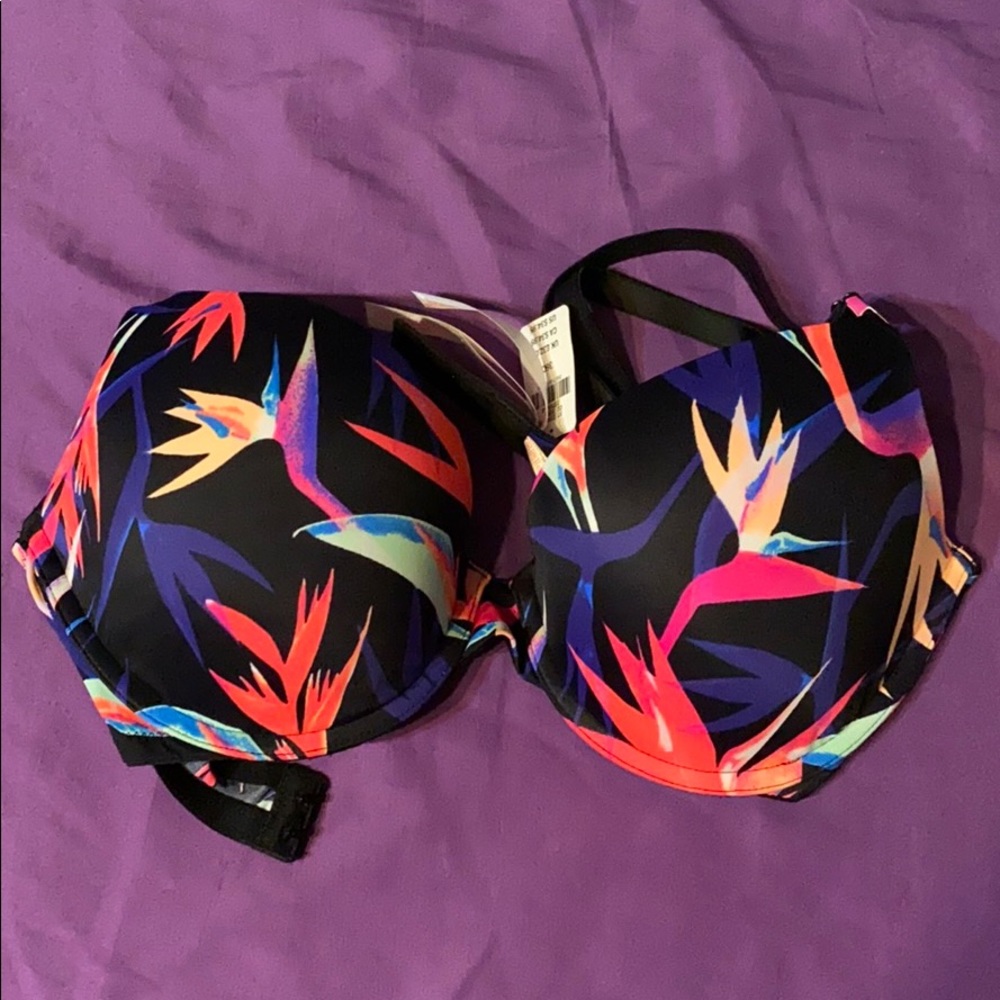 VS Pink bra